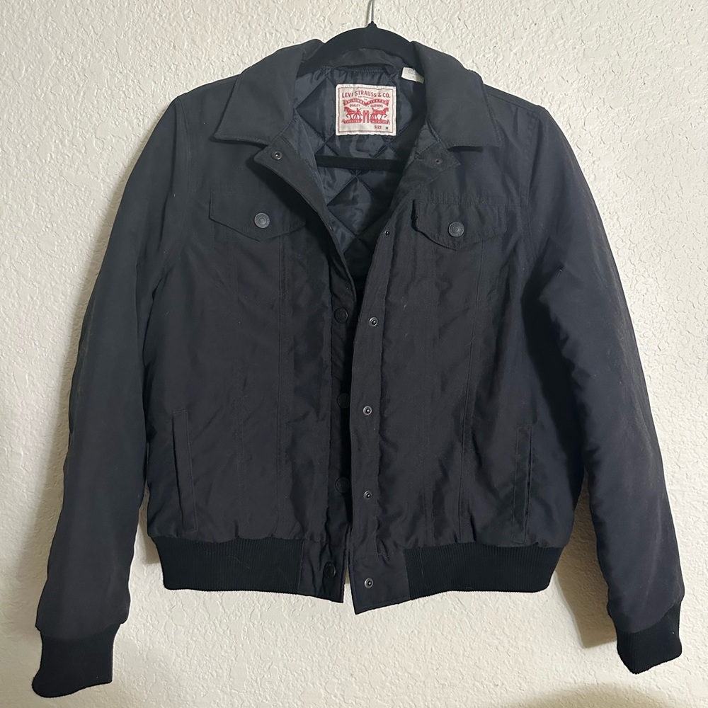 Black Levi’s bomber jacket